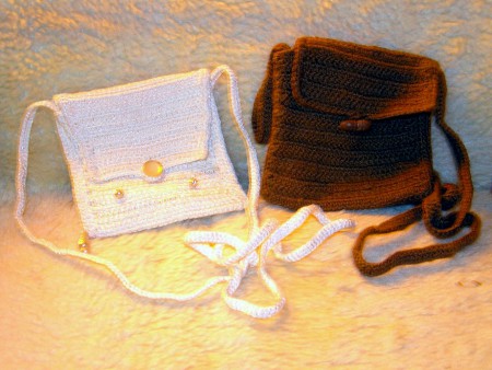 Biela a hnedá kapsa